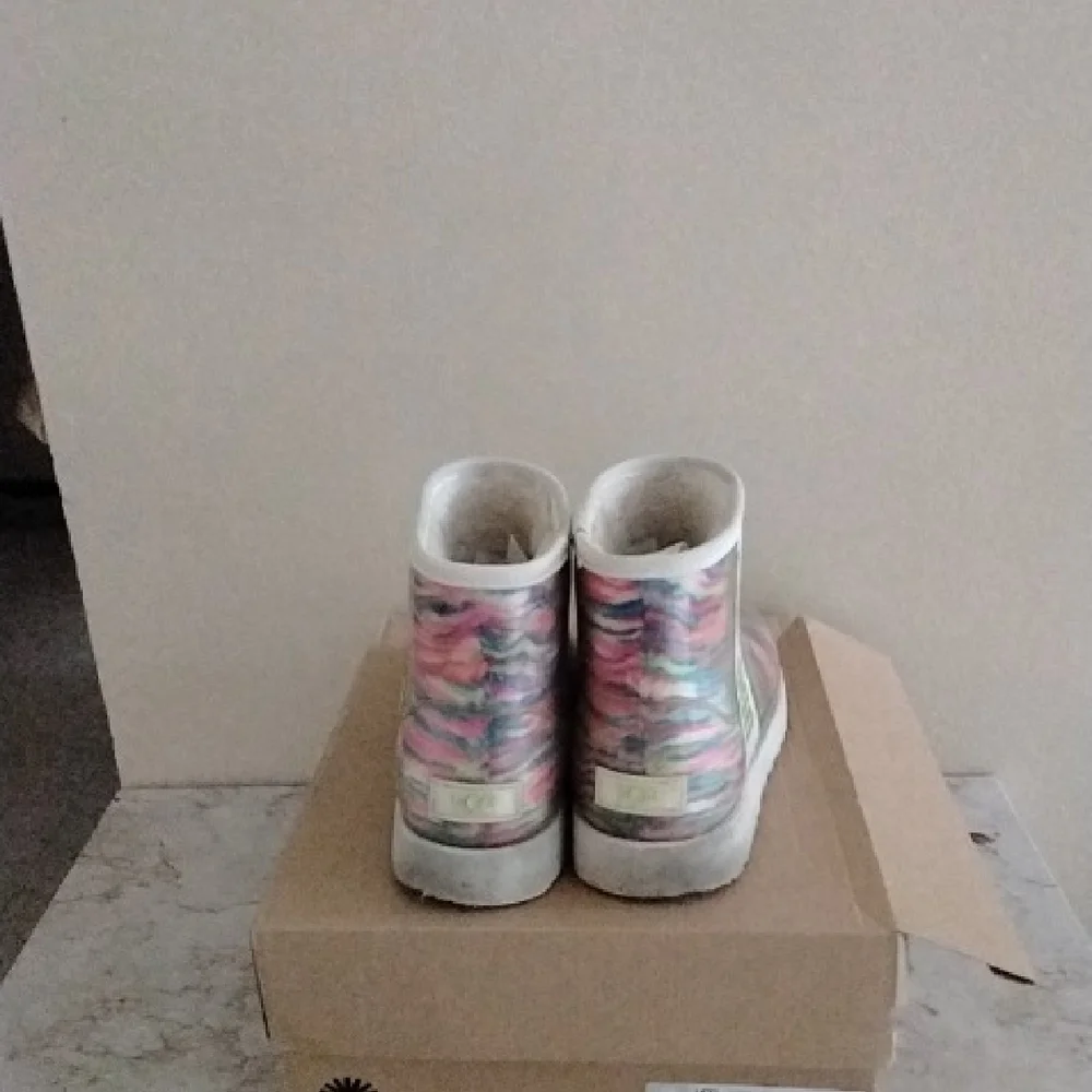 Colorful Patterned UGG Boots - Picture 3 of 6